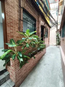 Casa com 1 Quarto para alugar, 40m² no Ramos, Rio de Janeiro