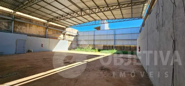 Galpão/Depósito/Armazém para alugar, 567m² no Alto Umuarama, Uberlândia