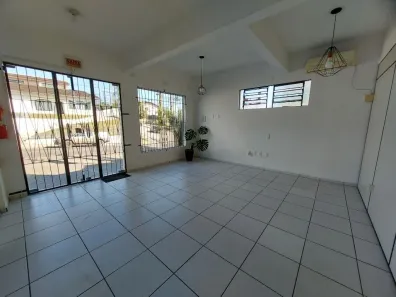 Sala Comercial para alugar, 52m² no Iririú, Joinville