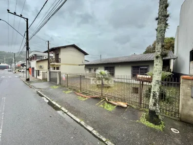 Casa com 3 Quartos para alugar, 120m² no São Luís, Jaraguá do Sul