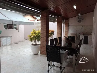 Casa com 3 Quartos à venda, 300m² no Vila Geny, Lorena