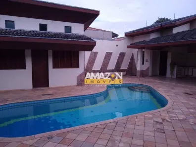 Casa com 3 Quartos à venda, 330m² no Parque São Jorge, Taubaté