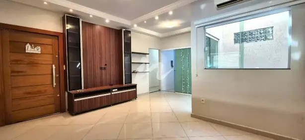 Casa com 4 Quartos para alugar, 240m² no Nova Uberlândia, Uberlândia