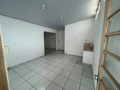 Kitnet com 1 Quarto para alugar, 30m² no Vila Nova Sorocaba, Sorocaba