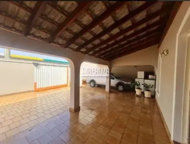Casa com 3 Quartos à venda, 221m² no Recreio dos Bandeirantes, Uberaba