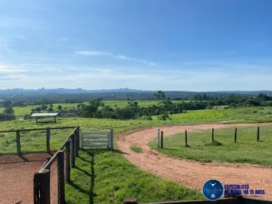 Fazenda/Sítio com 4 Quartos à venda, 214m² no Setor Central, Israelândia