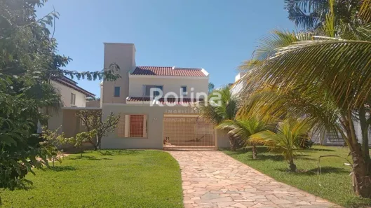 Casa com 4 Quartos para alugar, 350m² no Jardim Karaíba, Uberlândia