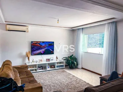 Casa com 3 Quartos para alugar, 170m² no Albuquerque, Teresópolis