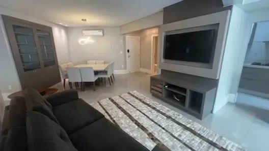 Apartamento com 3 Quartos para alugar, 135m² no Centro, Balneário Camboriú