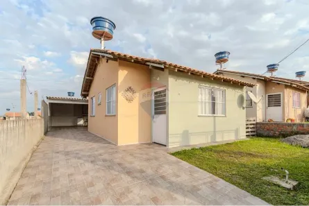 Casa com 2 Quartos à venda, 47m² no Tomazetti, Santa Maria