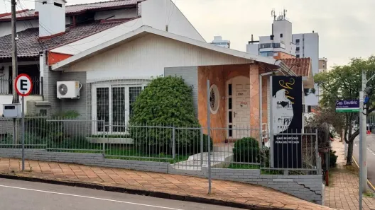 Apartamento com 4 Quartos para alugar, 180m² no Centro, Passo Fundo