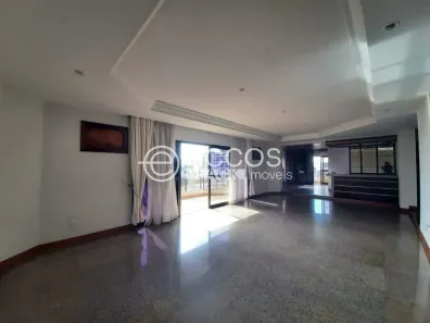 Apartamento com 3 Quartos para alugar, 314m² no Centro, Uberlândia