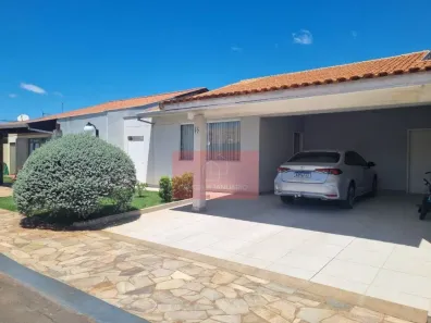 Casa de Condomínio com 3 Quartos à venda, 170m² no Bandeirantes, Londrina