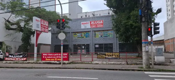 Galpão/Depósito/Armazém para alugar, 677m² no Estreito, Florianópolis