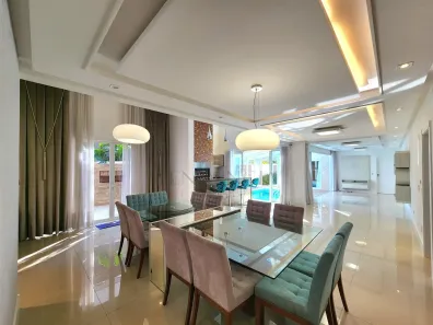 Casa com 4 Quartos à venda, 346m² no São Braz, Curitiba