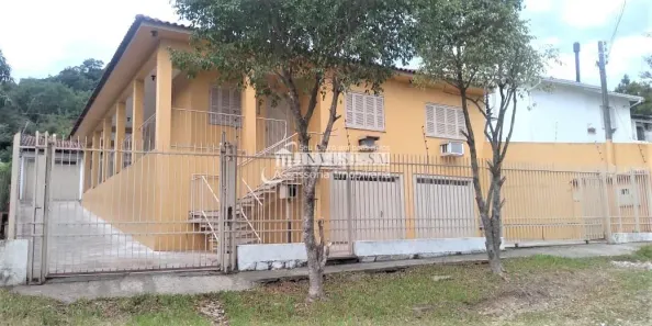 Casa com 3 Quartos para venda ou aluguel, 274m² no Itararé, Santa Maria