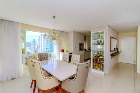 Apartamento com 3 Quartos para alugar, 129m² no Centro, Balneário Camboriú