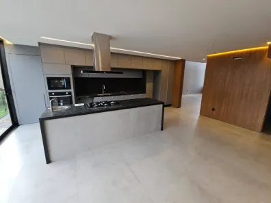Sobrado com 4 Quartos à venda, 405m² no Jardins França, Goiânia