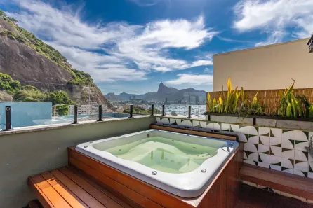 Apartamento com 2 Quartos para alugar, 120m² no Urca, Rio de Janeiro