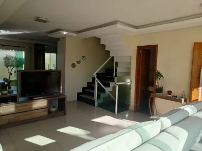 Sobrado com 3 Quartos à venda, 171m² no Bairro Alto, Curitiba
