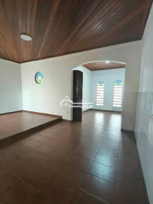 Casa com 2 Quartos para alugar, 85m² no Centro, Jacareí