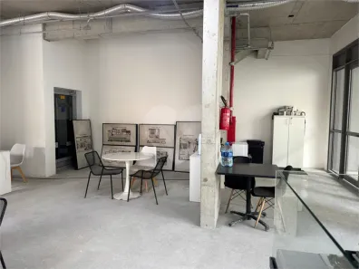 Ponto Comercial para alugar, 325m² no Indianópolis, São Paulo