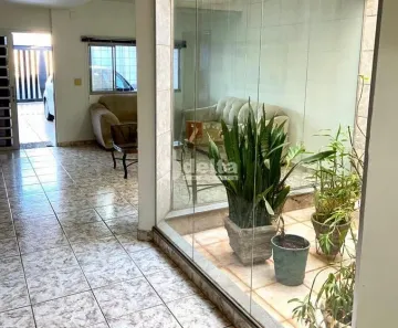 Casa com 6 Quartos à venda, 331m² no Presidente Roosevelt, Uberlândia