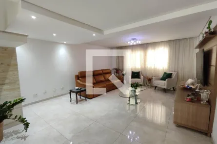 Casa com 3 Quartos à venda, 224m² no Vila Rosaria, São Paulo