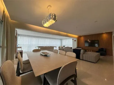 Apartamento com 4 Quartos para alugar, 260m² no Santa Teresinha, São Paulo