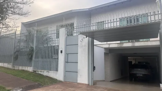 Sobrado com 3 Quartos à venda, 660m² no Jardim Império do Sol, Maringá
