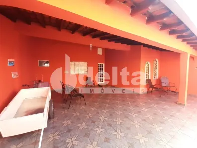 Casa com 3 Quartos à venda, 208m² no Jardim Brasília, Uberlândia