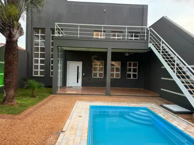 Casa com 3 Quartos à venda, 240m² no cravinhos, Cravinhos