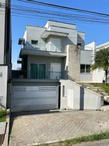 Casa de Condomínio com 3 Quartos para alugar, 360m² no Parque Residencial Itapeti, Mogi das Cruzes