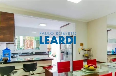 Sobrado com 3 Quartos à venda, 190m² no Vila Humaitá, Santo André