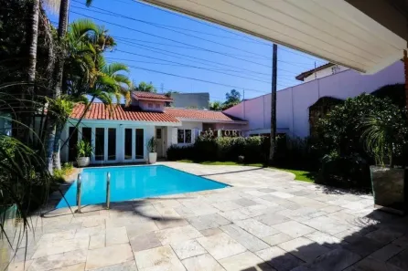Casa com 4 Quartos para alugar, 320m² no Alto de Pinheiros, São Paulo