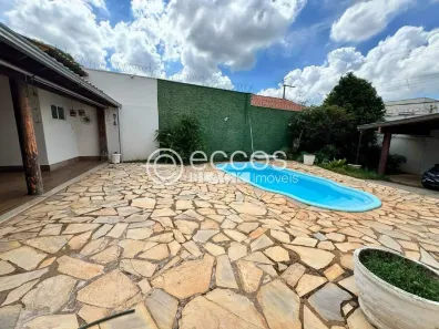 Casa com 4 Quartos à venda, 297m² no Mercês, Uberaba