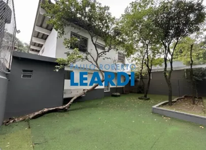 Sobrado com 5 Quartos para alugar, 533m² no Boaçava, São Paulo