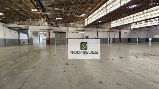 Galpão/Depósito/Armazém para alugar, 2200m² no Vila Nogueira, Diadema