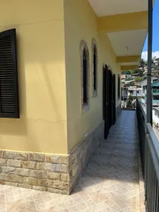 Casa com 4 Quartos à venda, 350m² no Castelanea, Petrópolis