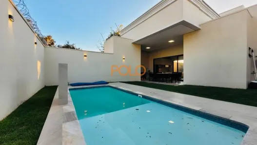 Casa com 3 Quartos para alugar, 225m² no Jardim Karaíba, Uberlândia