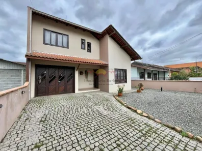 Casa com 3 Quartos à venda, 100m² no Petrópolis, Joinville
