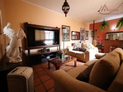 Casa com 4 Quartos à venda, 244m² no Vila Romana, São Paulo