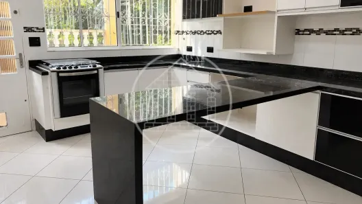 Sobrado com 3 Quartos à venda, 160m² no Parque das Árvores, São Paulo