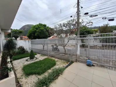 Casa com 5 Quartos à venda, 300m² no São Francisco, Niterói