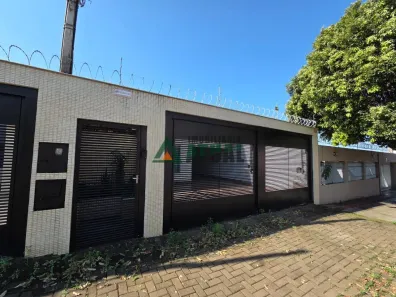 Casa com 5 Quartos à venda, 200m² no Califórnia, Londrina