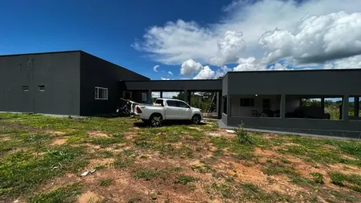 Fazenda/Sítio com 4 Quartos à venda, 140m² no Água Fria, Chapada dos Guimarães