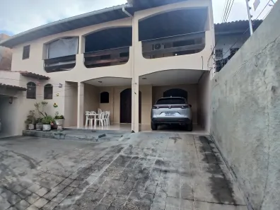 Sobrado com 4 Quartos à venda, 300m² no Residencial Vinhais II, São Luís
