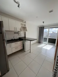 Apartamento com 2 Quartos para alugar, 40m² no Centro, Curitiba