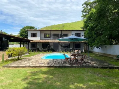 Fazenda/Sítio com 7 Quartos à venda, 300m² no Centro, Pinheiral