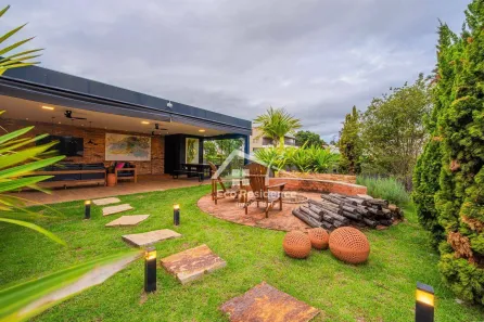 Casa de Condomínio com 3 Quartos à venda, 231m² no , Pardinho